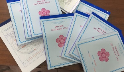 Khởi tố nhóm đối tượng mua bán trái phép hóa đơn giá trị gia tăng trong lĩnh vực xăng dầu